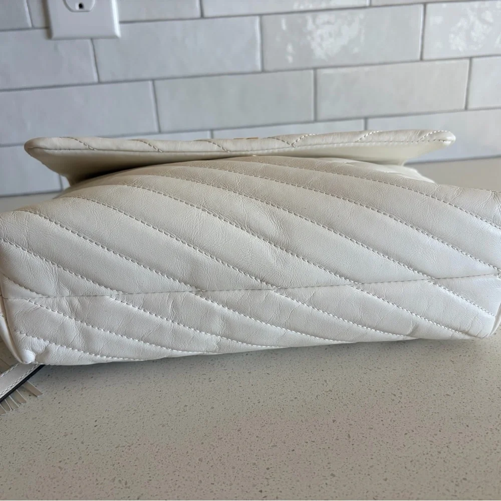NWOT Tory Burch Kira Chevron Devon White Quilted Crossbody Bag with Gold Chain - Picture 8 of 11